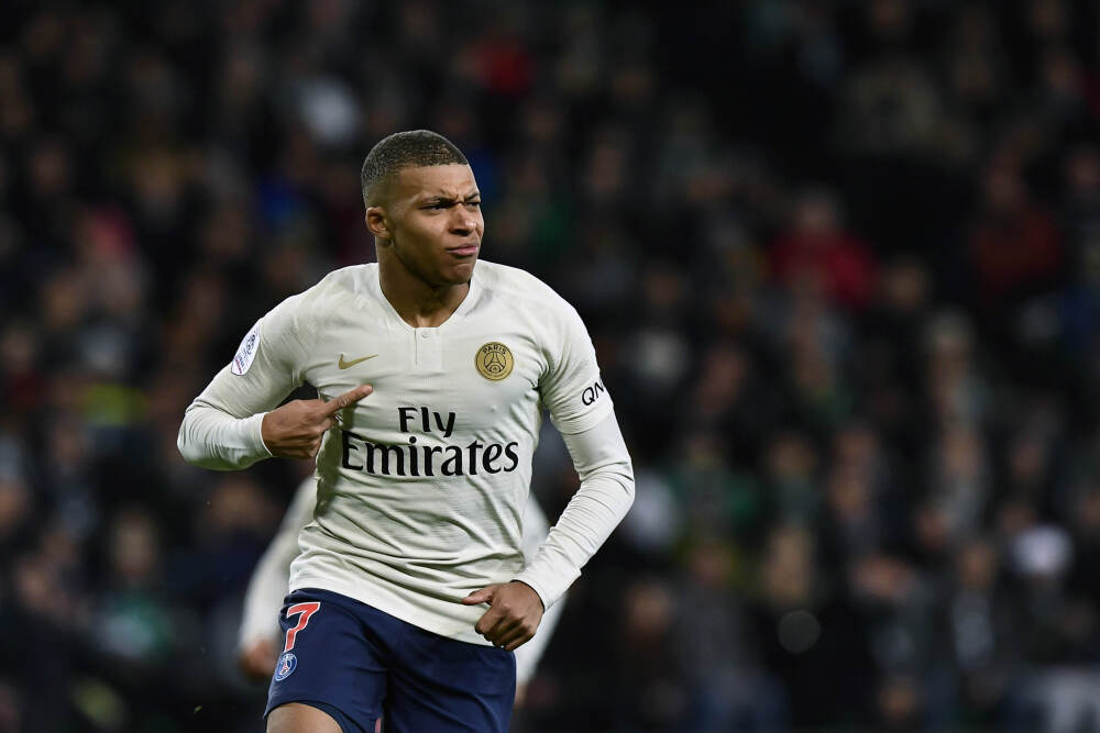 送出助攻！姆伯莫当选喀麦隆1-0加蓬全场最佳球员